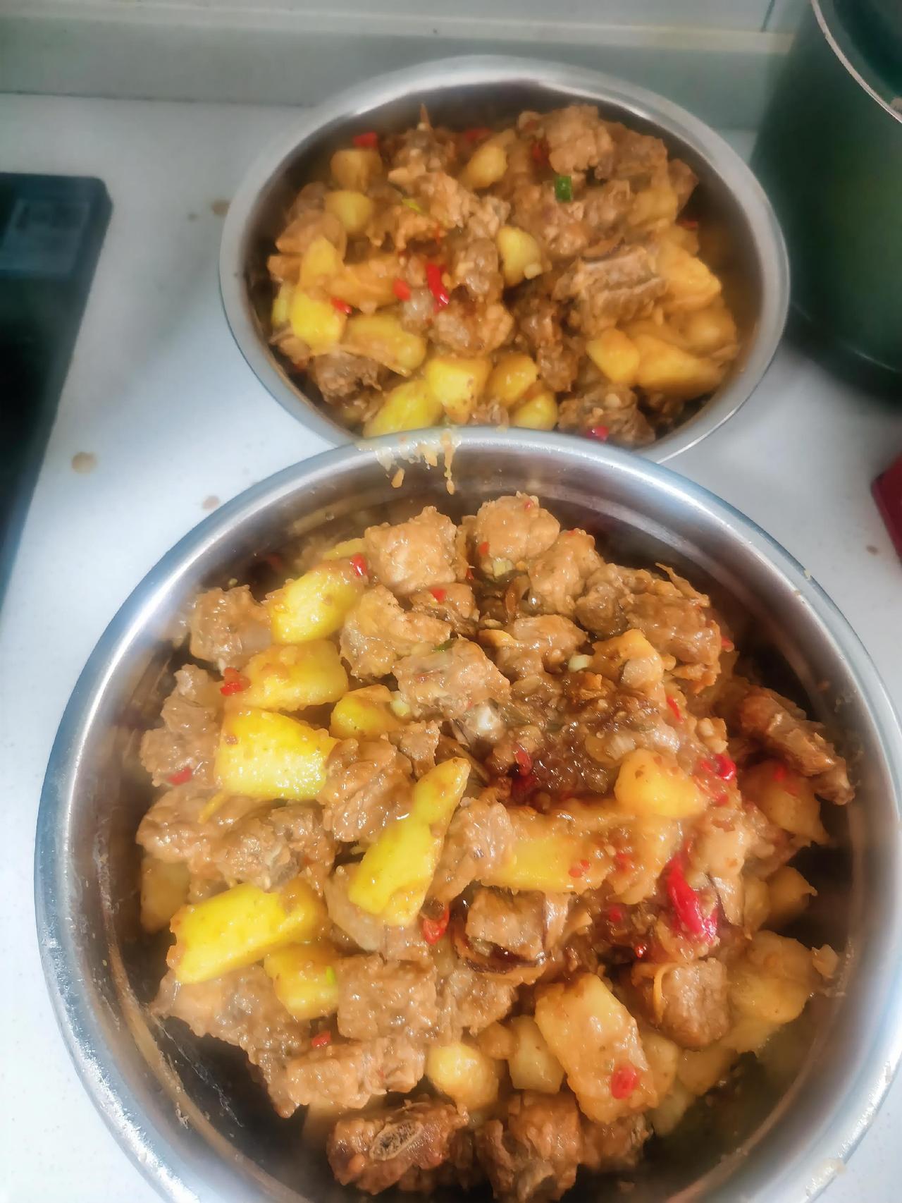 生活不易，真的不要为难自己，
对自己好一点，比什么都重要。

儿时不知柴米贵，成