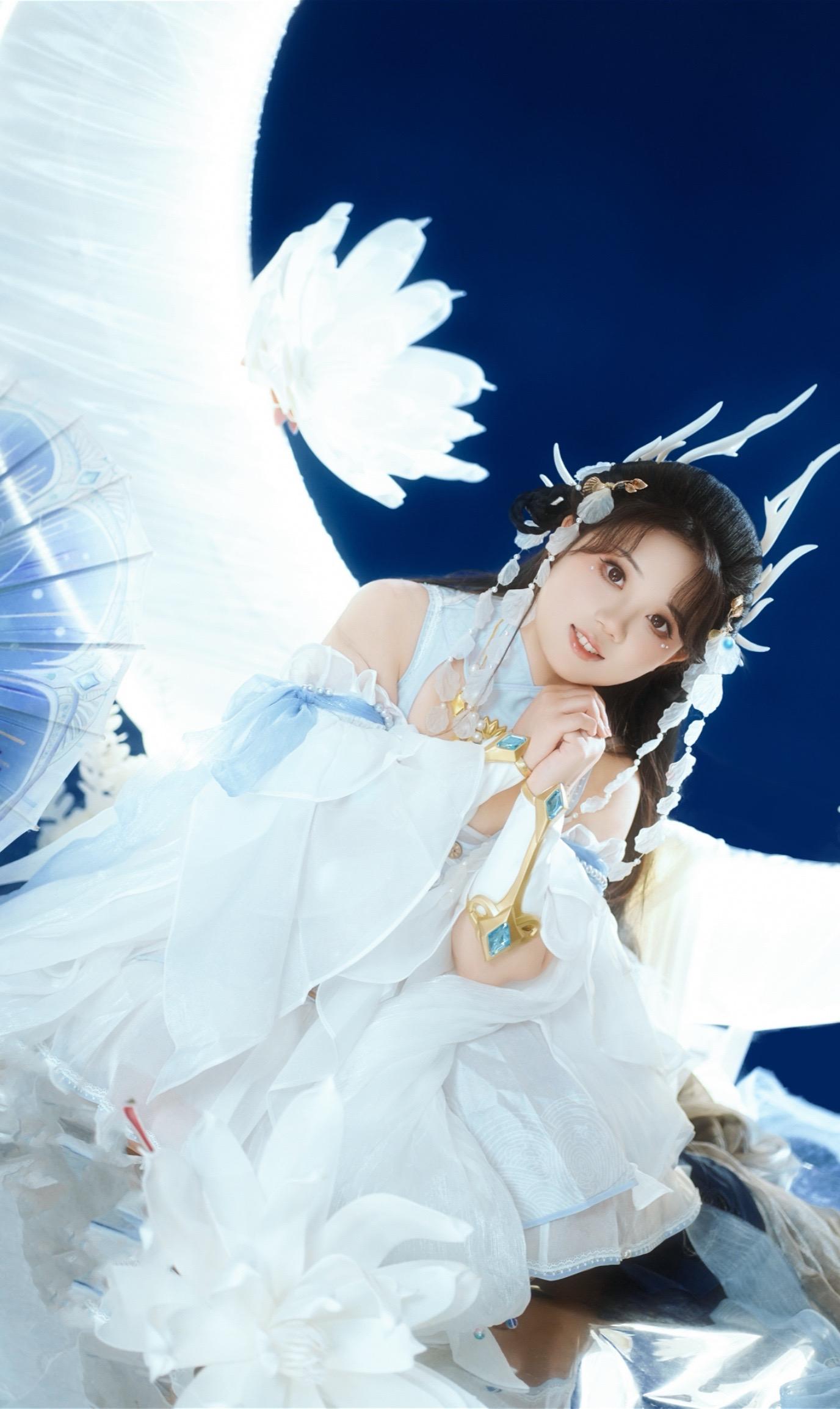 拍到玩伞萝的客妹啦！！好萌的伞萝宝宝！