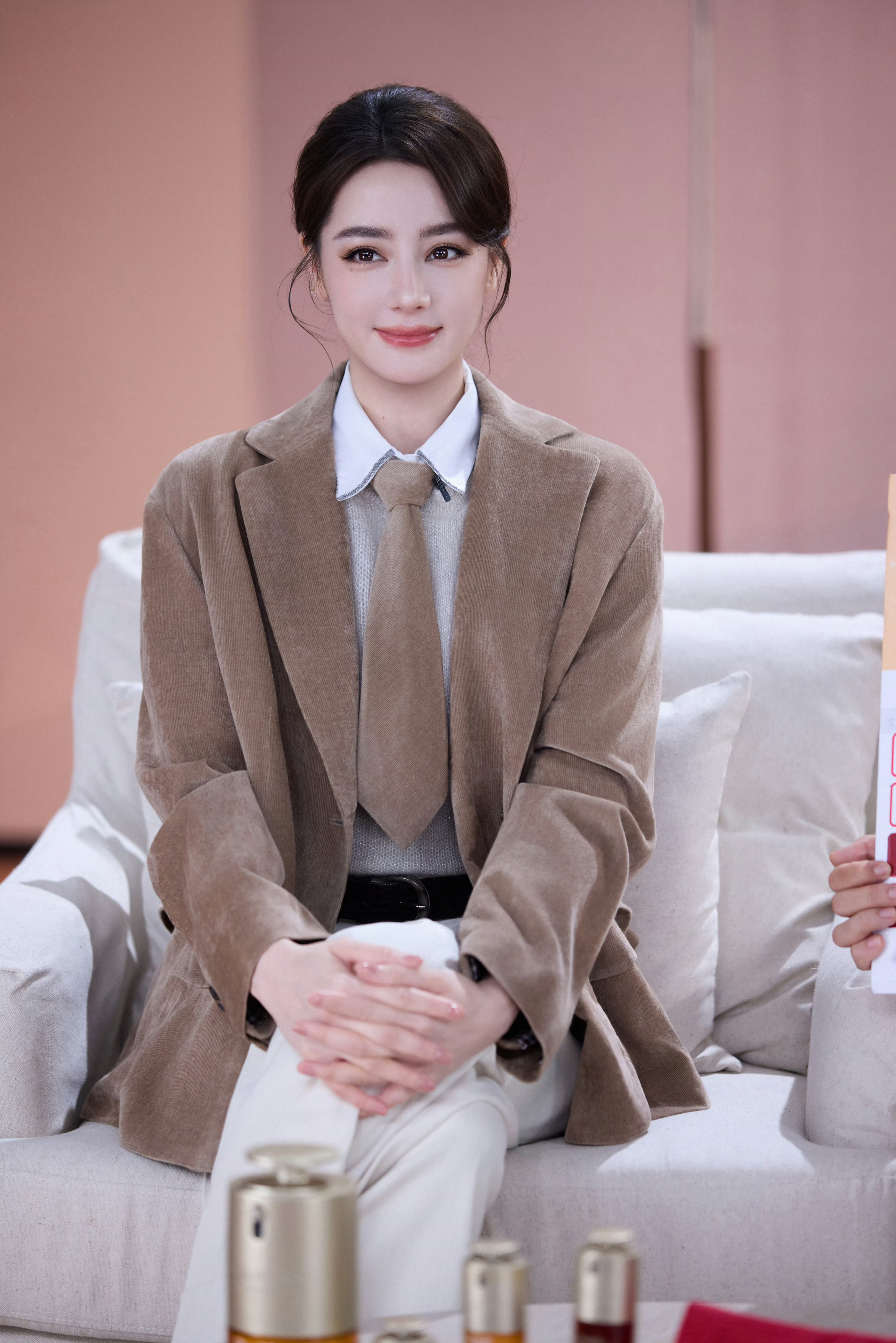 迪丽热巴的教养是刻在骨子里的迪丽热巴立白品牌全球代言人 dlrb 迪丽热巴钰珑 