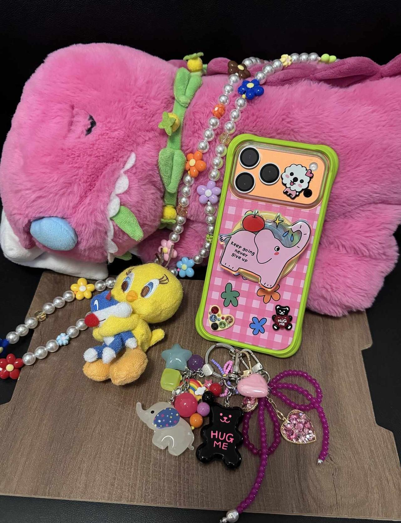 今天的手机壳和素龙是情侣装哎🩷
看到素龙心情就变得很好💞素龙 手机壳