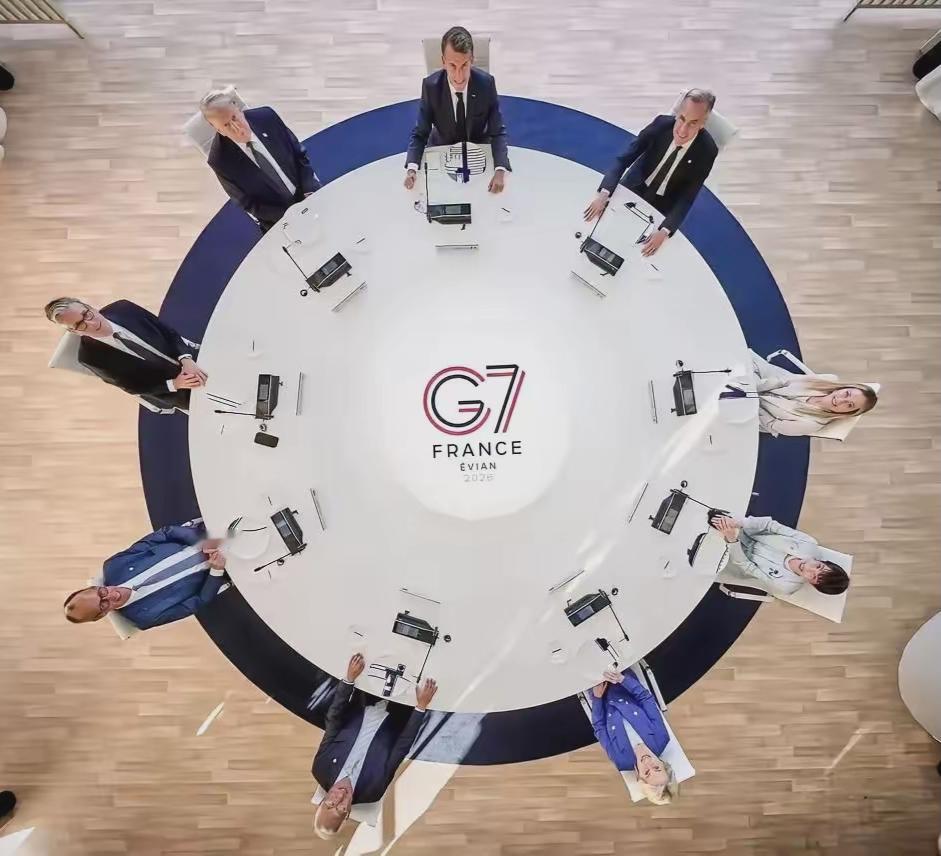 “鸡7”这是加了俩“鸭头”，[我想静静]才有了今天的“G9”？