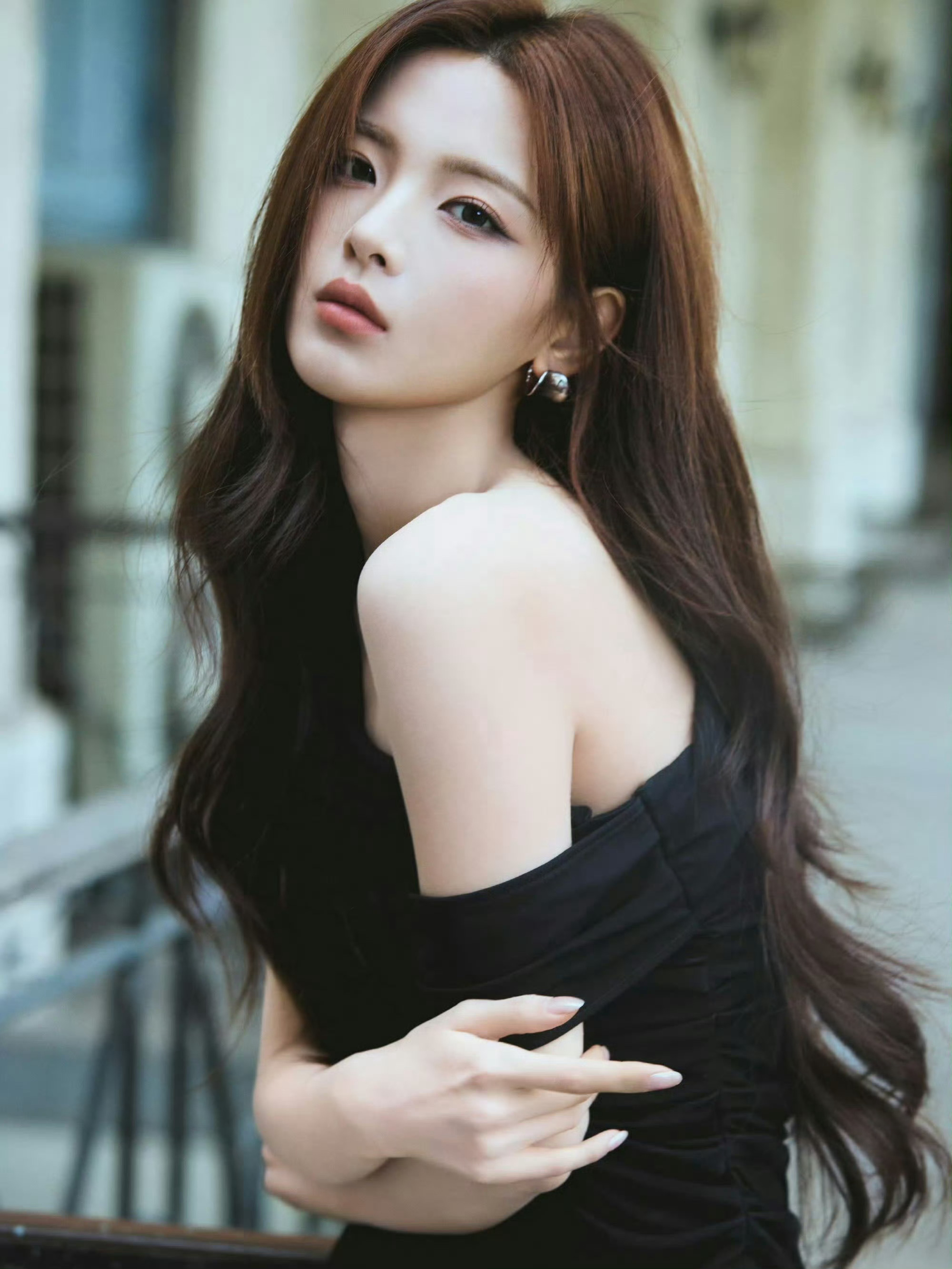 网传杨超越也签约虎鲸了，赵露思又多了个新同事 ，真的吗？ 