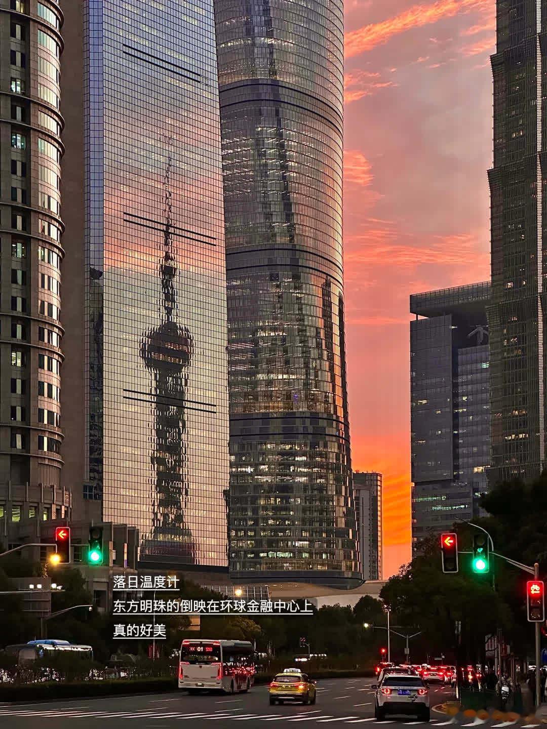 其实 上海是一部巨型电影... 