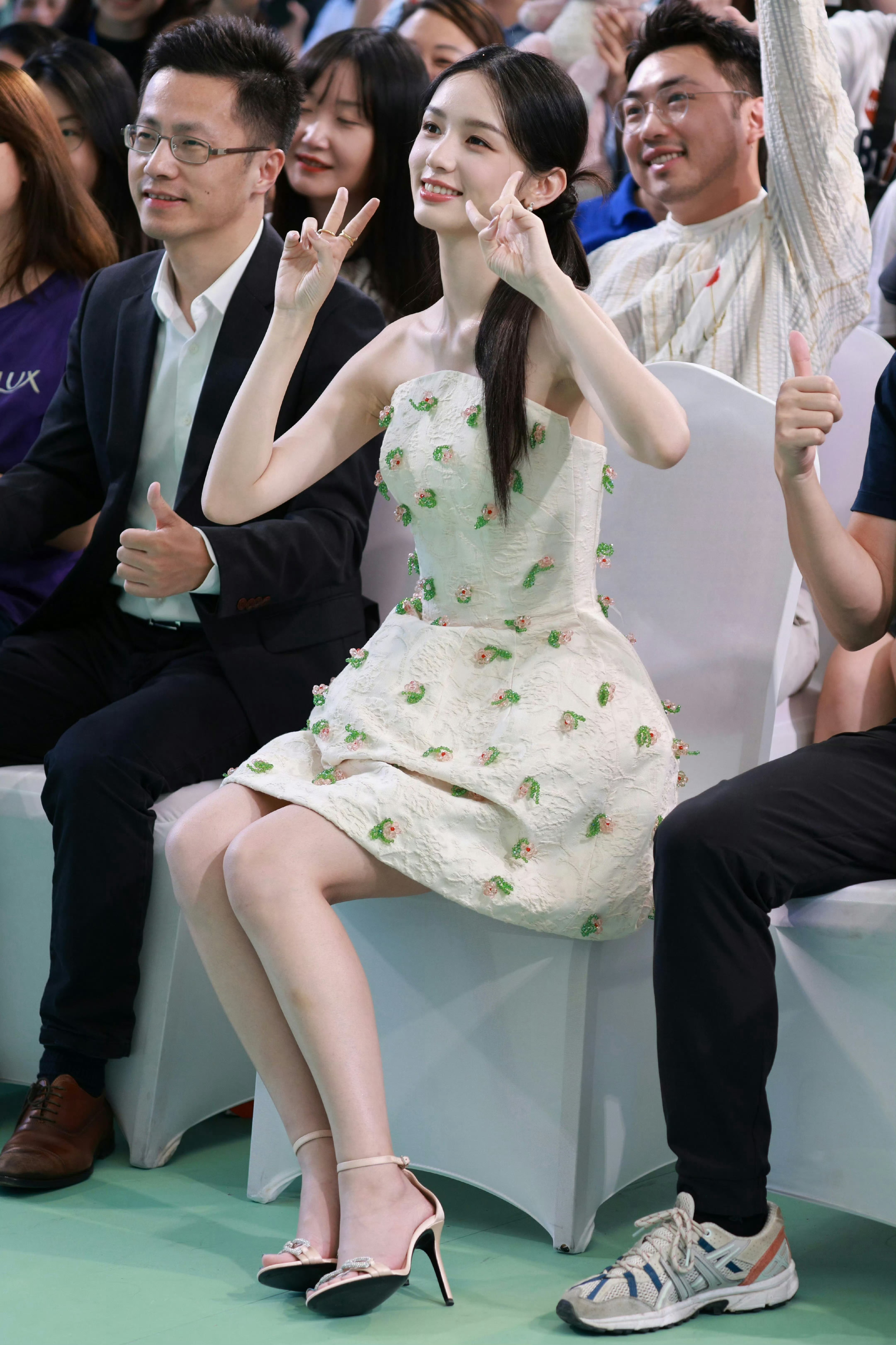 周也一瓯春鬼气好足 周也线下活动生图，极致细节 ​​​