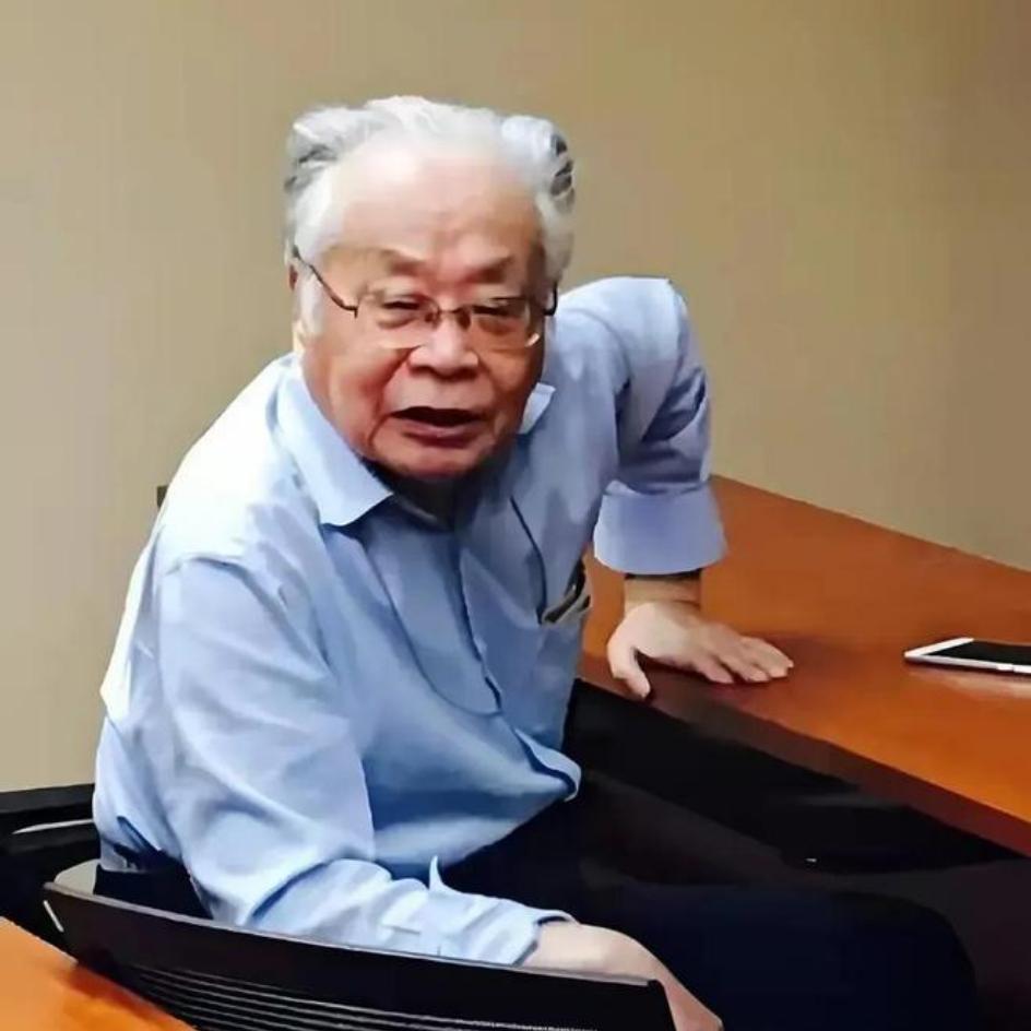 舆论炸锅！院士一席发言，戳中无数学子痛点
 
贾浅浅学术抄袭被西北大学顶格处罚，