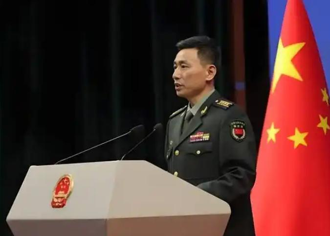 忍无可忍！美首批F-16V启程赴台，国防部发出警告，中方反制大招浮出水面，美卖1