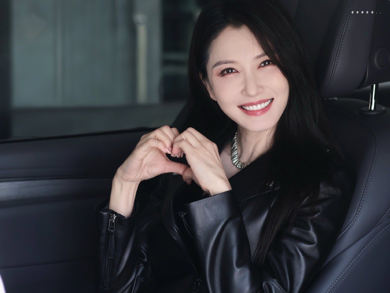 坦然面对小插曲，徐洁儿的心态真的太圈粉了，期待后续舞台🔥徐洁儿回应没有人亮灯乘