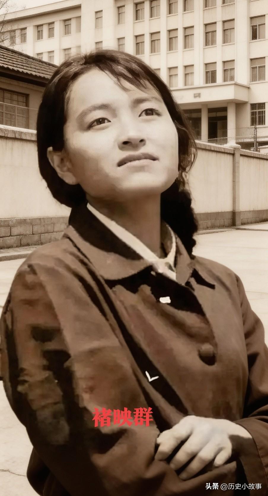 1995年12月，洛阳一间不足十平米的审讯室里，34岁的褚映群把床单撕成布条，搓