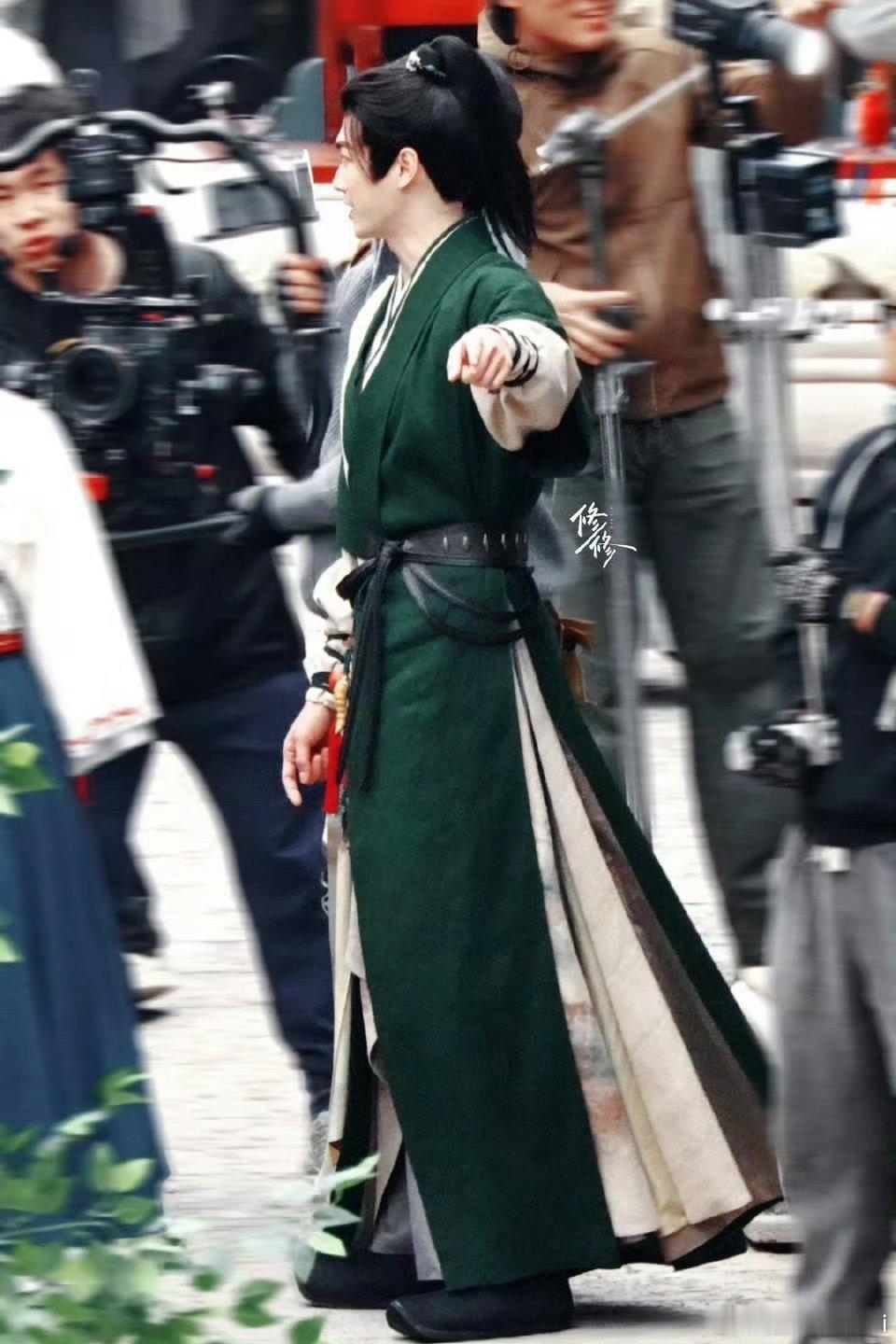 许凯天都异闻录绿衣和红衣造型，高马尾少年是许凯的统治区