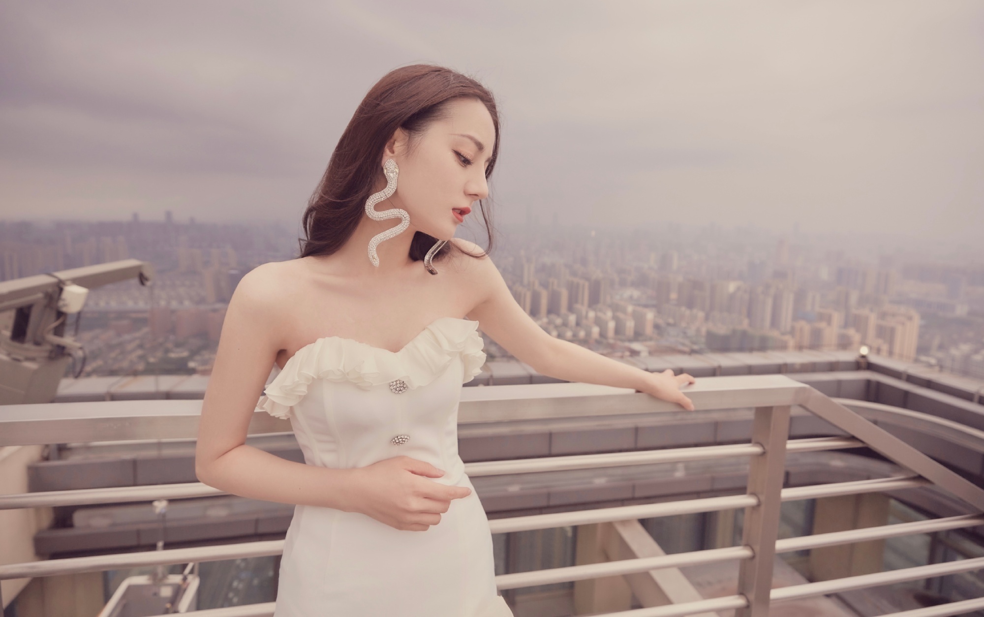 迪丽热巴完成时尚杂志五大满贯 迪丽热巴  顶不住了，发射发射＞＞＞💕💕💕 