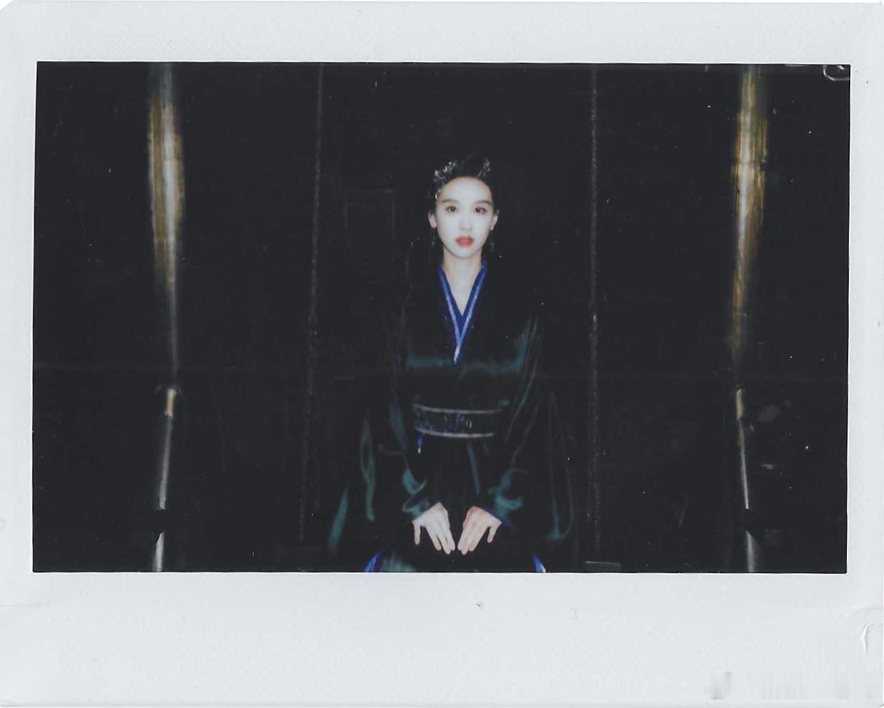 陈都灵月鳞绮纪收官长文 不刻意煽情也不堆砌辞藻，陈都灵用最朴实的文字和雾妄言挥手