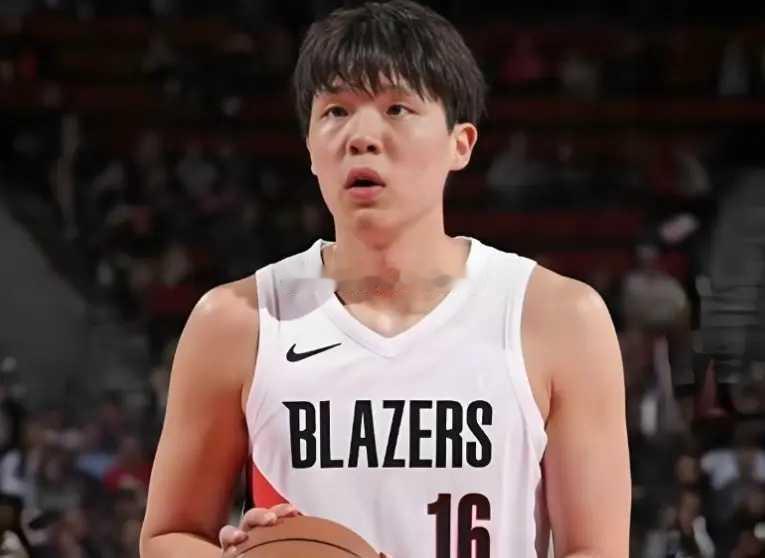 杨瀚森复出2+1！开拓者逆转灰熊终结6连败 夏普伤退格兰特23分杨瀚森复出 北京