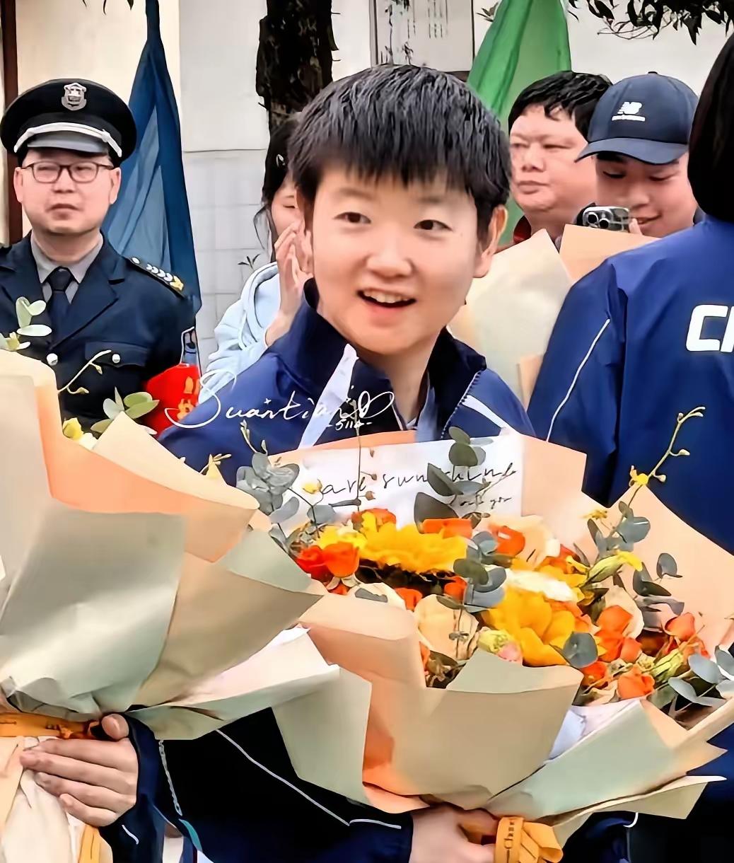 全世界都以打败莎莎为荣，见了莎莎就拼，个个像打了鸡血似的，这正常吗？英雄如鳗鱼者