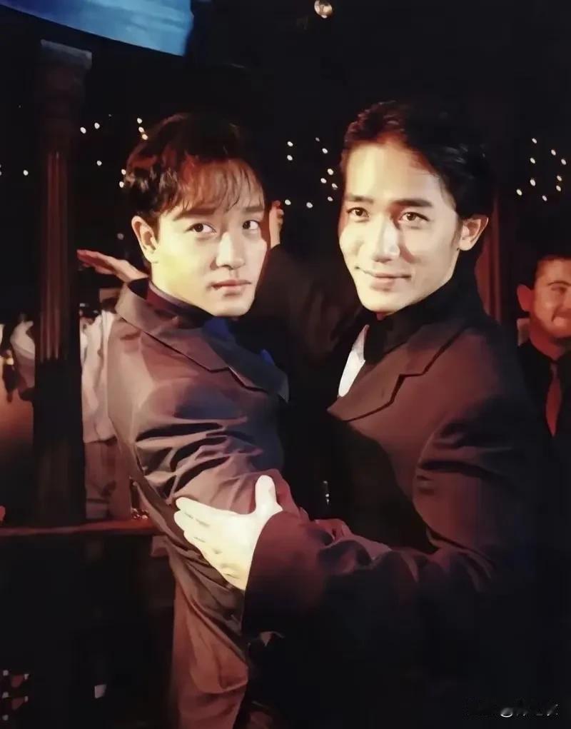 王家卫导演拍电影，那简直就是折磨人，因为他动不动就拍摄几十次，动不动就一剪没。