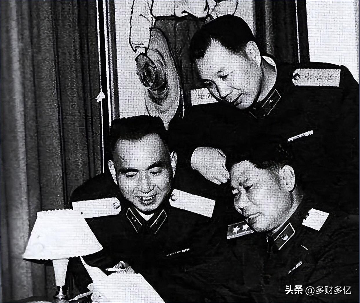 九发子弹震懵英国元帅！七年前他在朝鲜，把美军打服到低头签字
 
他随手打出九发子