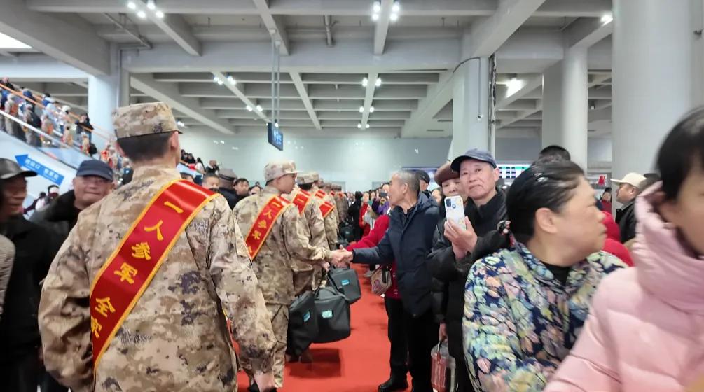启程！益阳市2026年上半年新兵入伍欢送仪式→