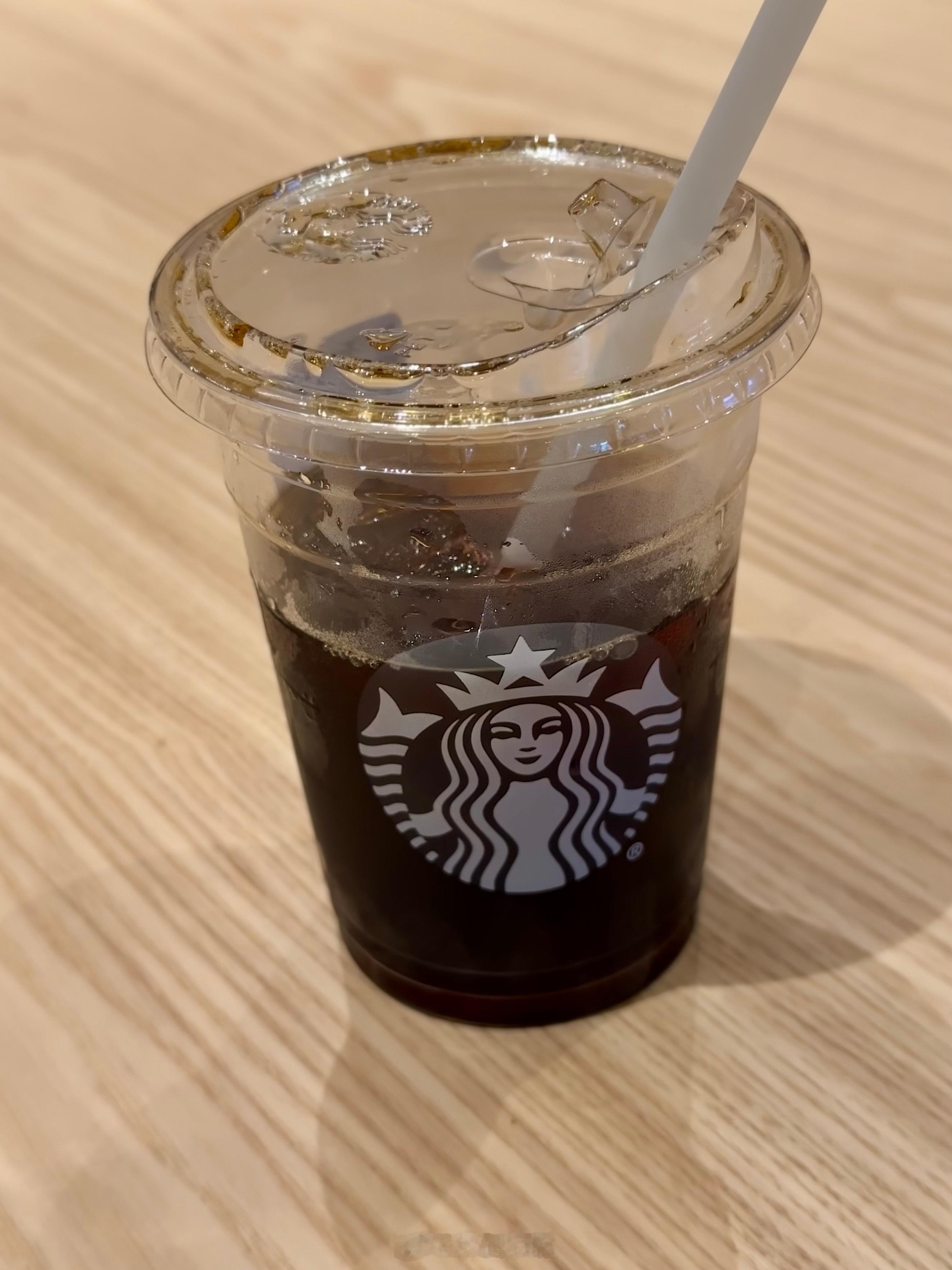 #为什么越来越多奶茶咖啡不能去冰了# 啊？没遇到这种情况，一般我喝冷饮咖啡，都是