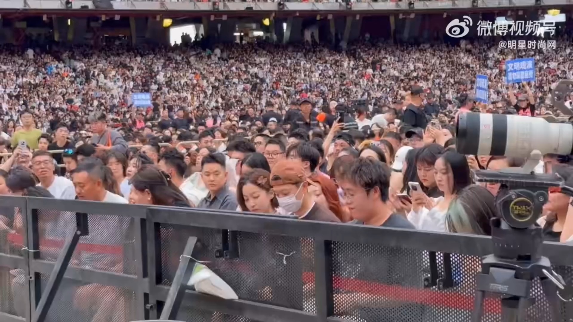 这小脑袋嘎嘎嘎马龙玩得开心嗷 