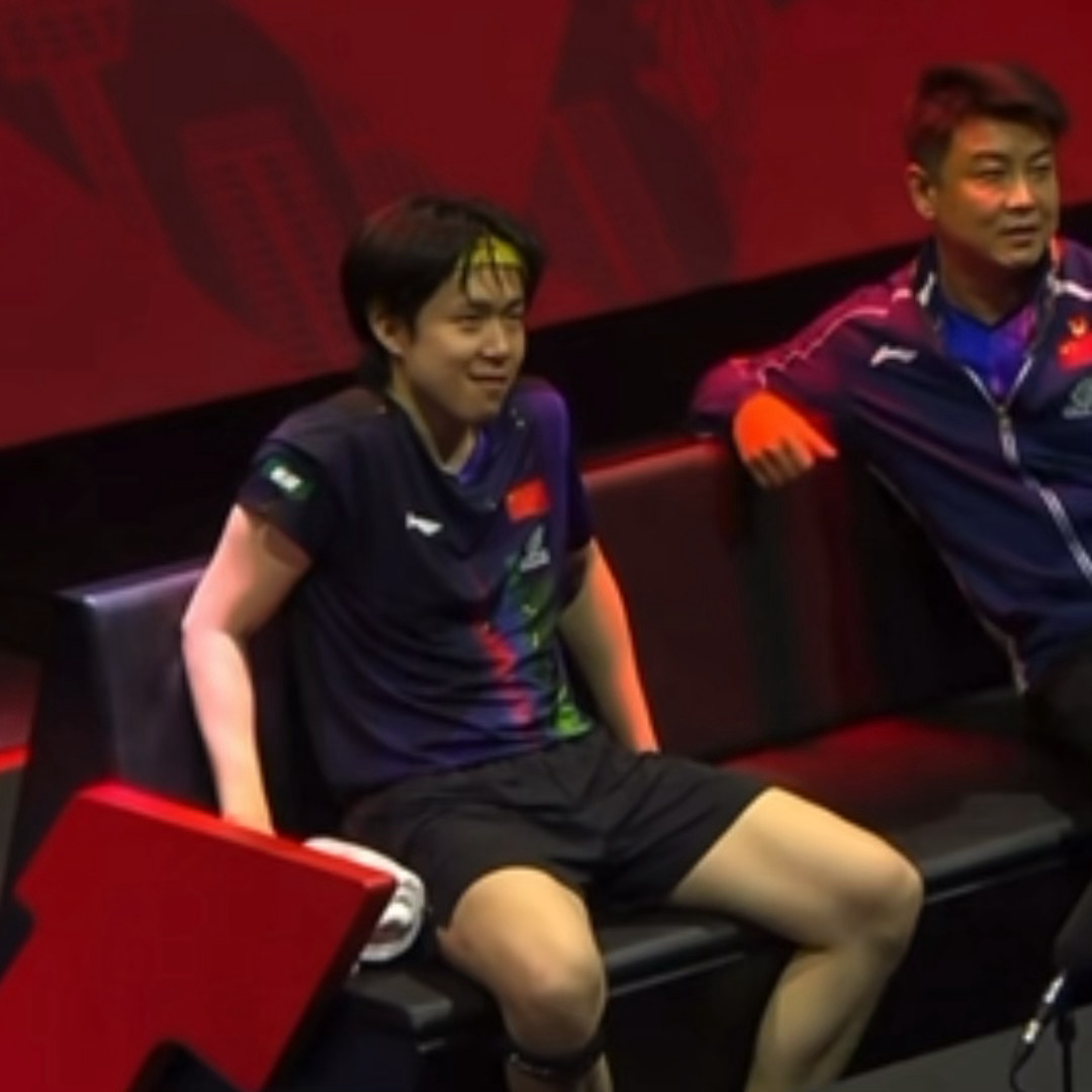 邪恶萨摩耶出现一秒😏 