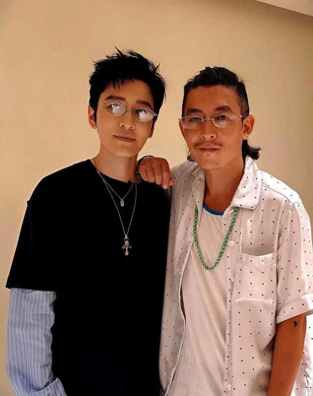 黄晓明48岁vs陈冠希45岁：两种人生，何为活明白