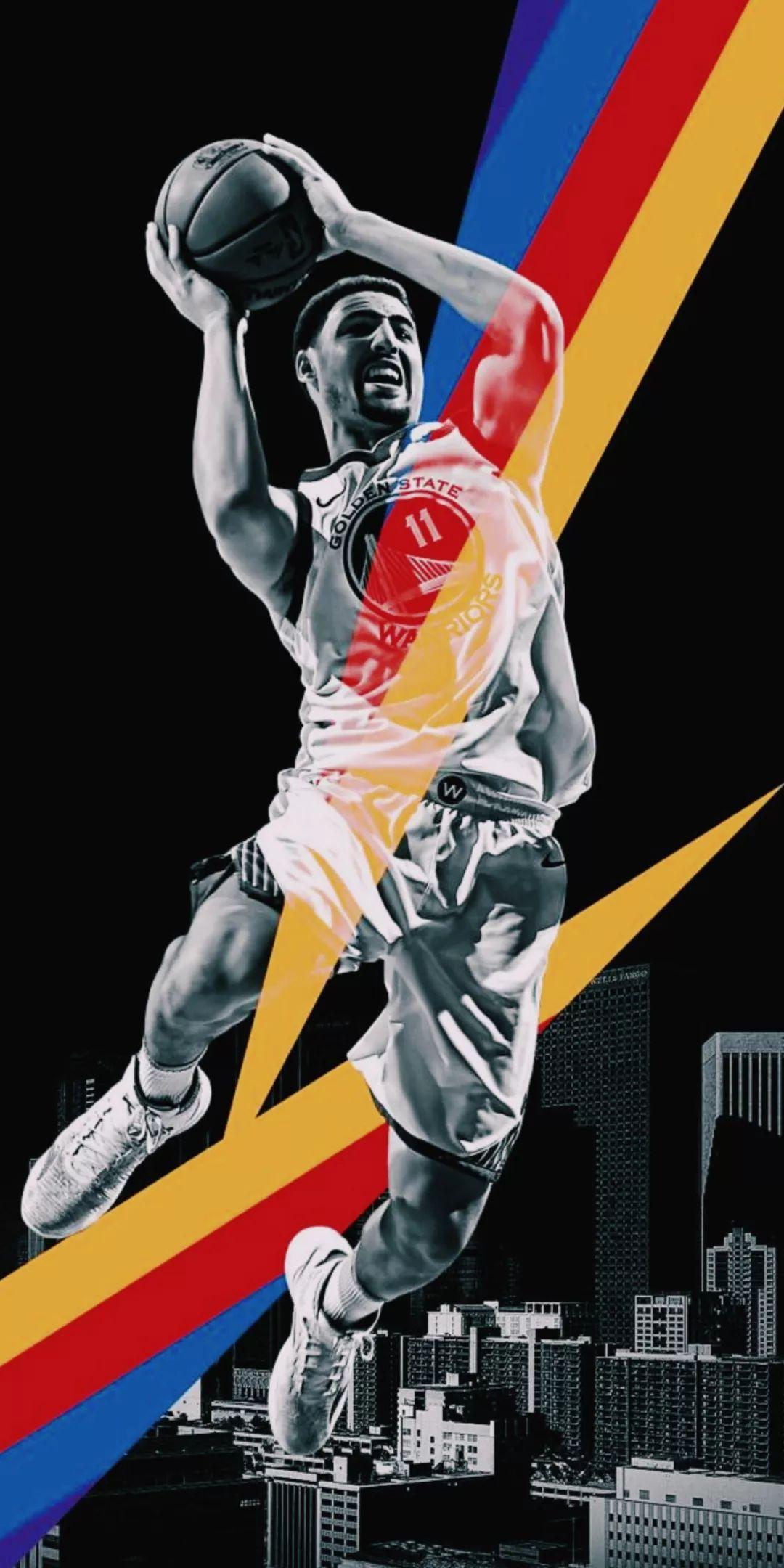 詹姆斯——职业生涯第一场季后赛拿到32分11篮板11助攻11次罚球，投篮命中率4