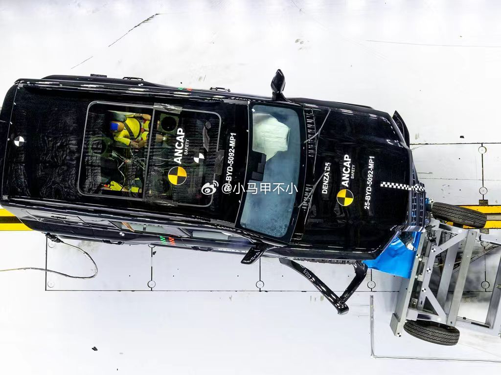 方程豹豹 5在澳大利亚再度上演硬核名场面！在 ANCAP 碰撞兼容性评估中，凭借