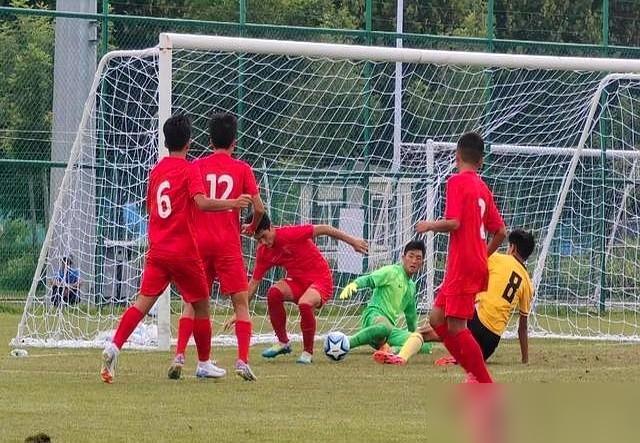 我一看这名单，心里咯噔一下。

王玉栋又在列。这孩子今年到底歇过几天？年初U20