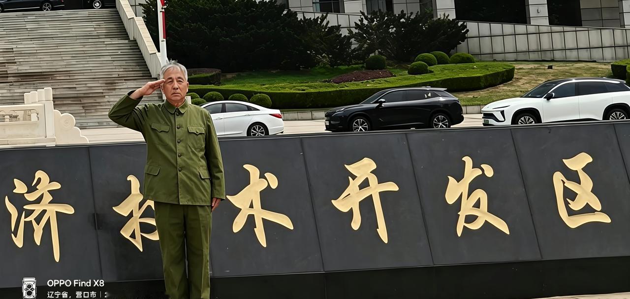 今天中午80后晚辈大强子儿子升学宴，我们这一家子人，老少三辈坐了一桌子。
年龄最