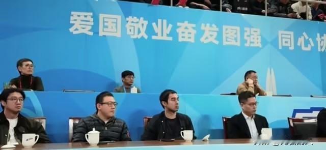 阿尔斯兰观战宁波打北控，这是阿的江指导儿子，实力是不错的




北京迎战宁波比