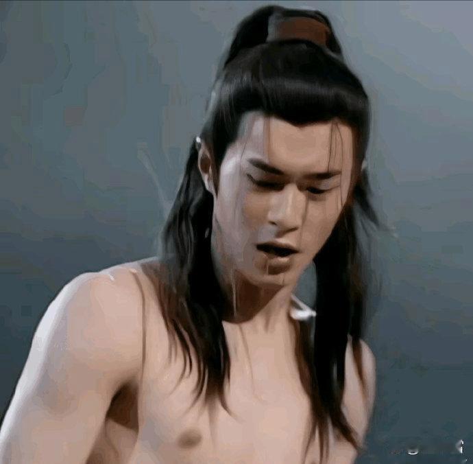 小时候看古天乐的身材真的没觉得有啥现在是我有眼不识细糠了 ​​​