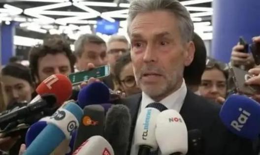 这一回中国可真要杀鸡给猴看了。
 
中国这次可能真要动手了，对象是荷兰，为啥是它