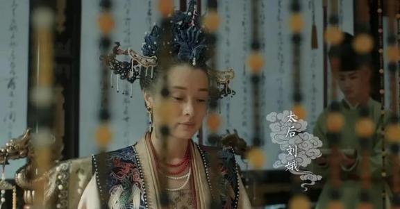 公元1033年，宋仁宗决定打开亲生母亲李宸妃的棺材，开棺验尸。

北宋皇宫里头藏