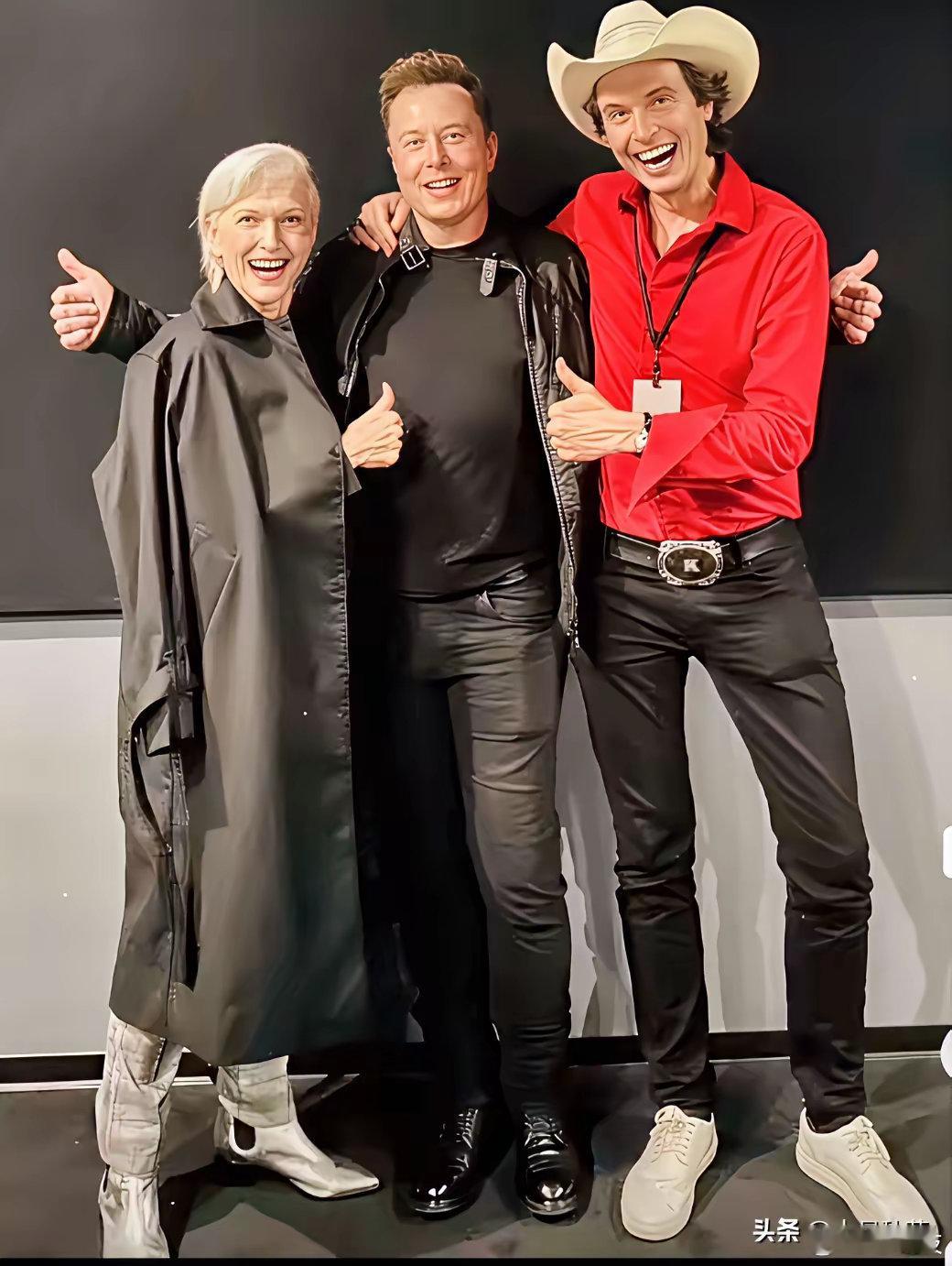 马斯克身高188cm，已经够高了，没想到他弟弟金巴尔更高，身高193cm，妥妥的