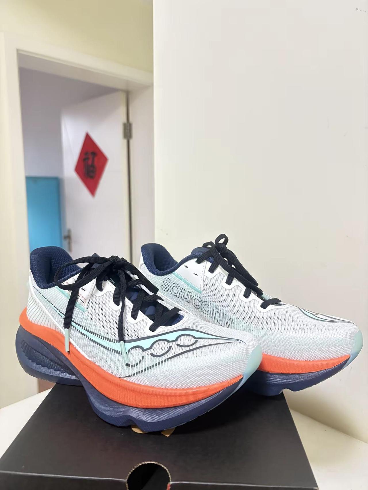 脚踩啡岚，跑向自由。彭于晏同款，实力与颜值并存