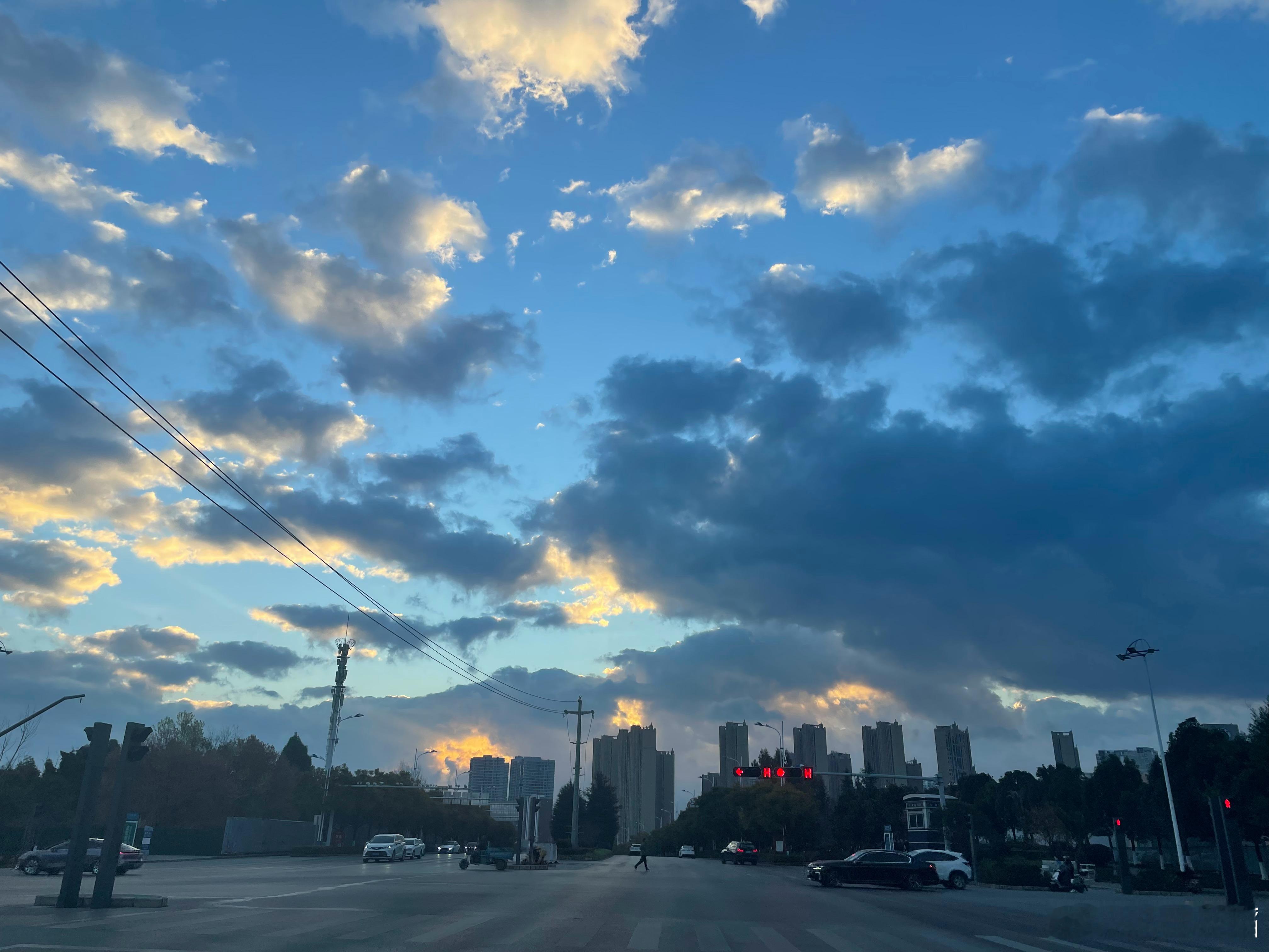 和光同尘，不为盛名而来，不为低谷而去。加满油奔赴，为你而来，有你我在！ 