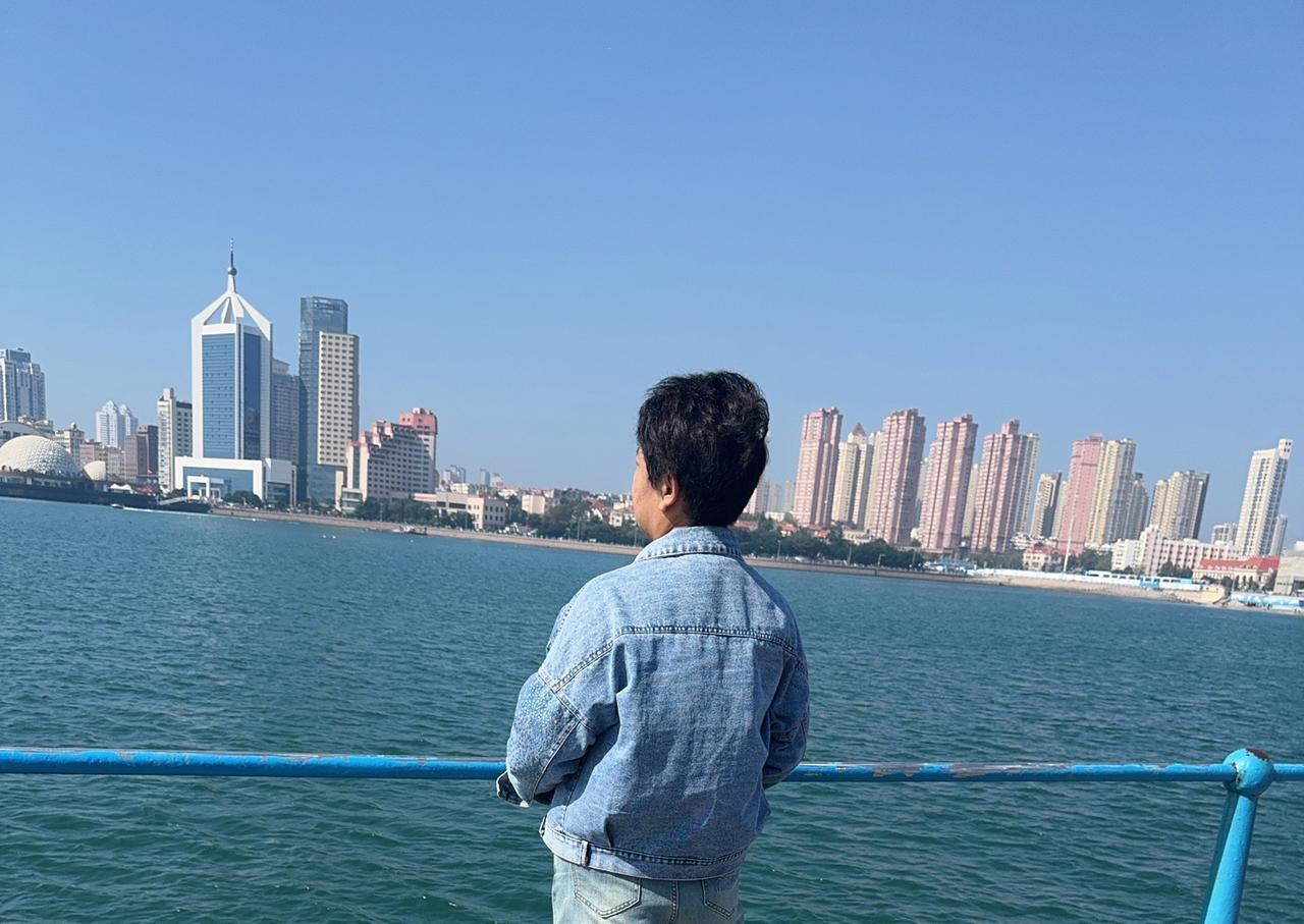 我得脑垂体瘤一年了，这一年没有来到头条，我生活很艰难，原因是眼睛视力零，耽误了我