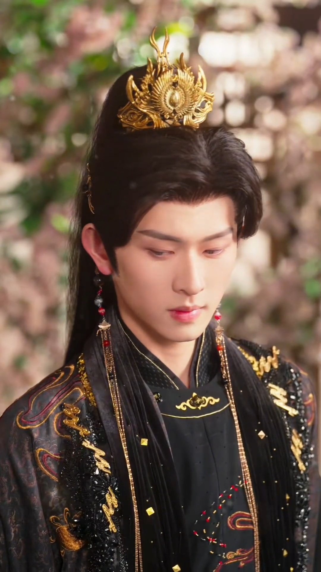 陈添祥的角色，看一个爱一个，爱不过来了