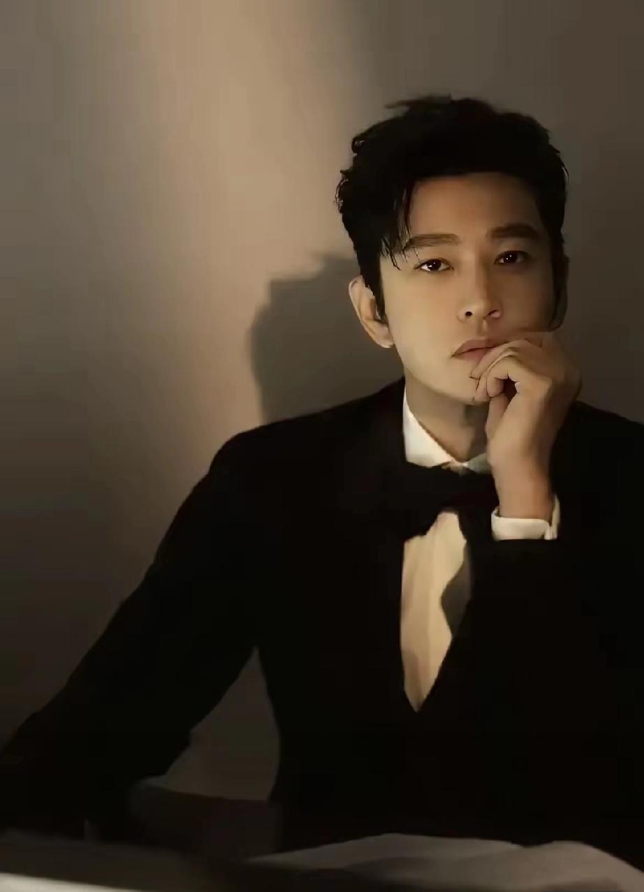 内娱综艺天团集结！黄晓明贾乃亮等群星齐聚，笑点与实力双在线
 
     黄晓明