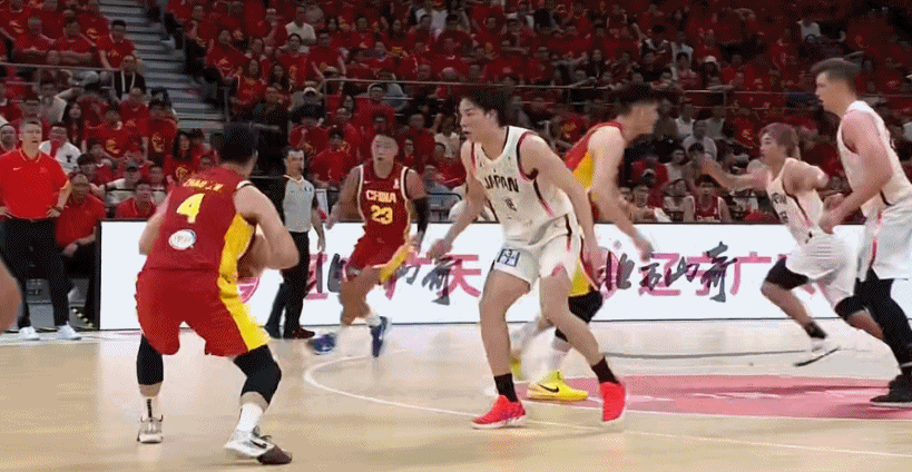 贺希宁这两个强解救命了！这就是MVP！中国男篮vs日本男篮