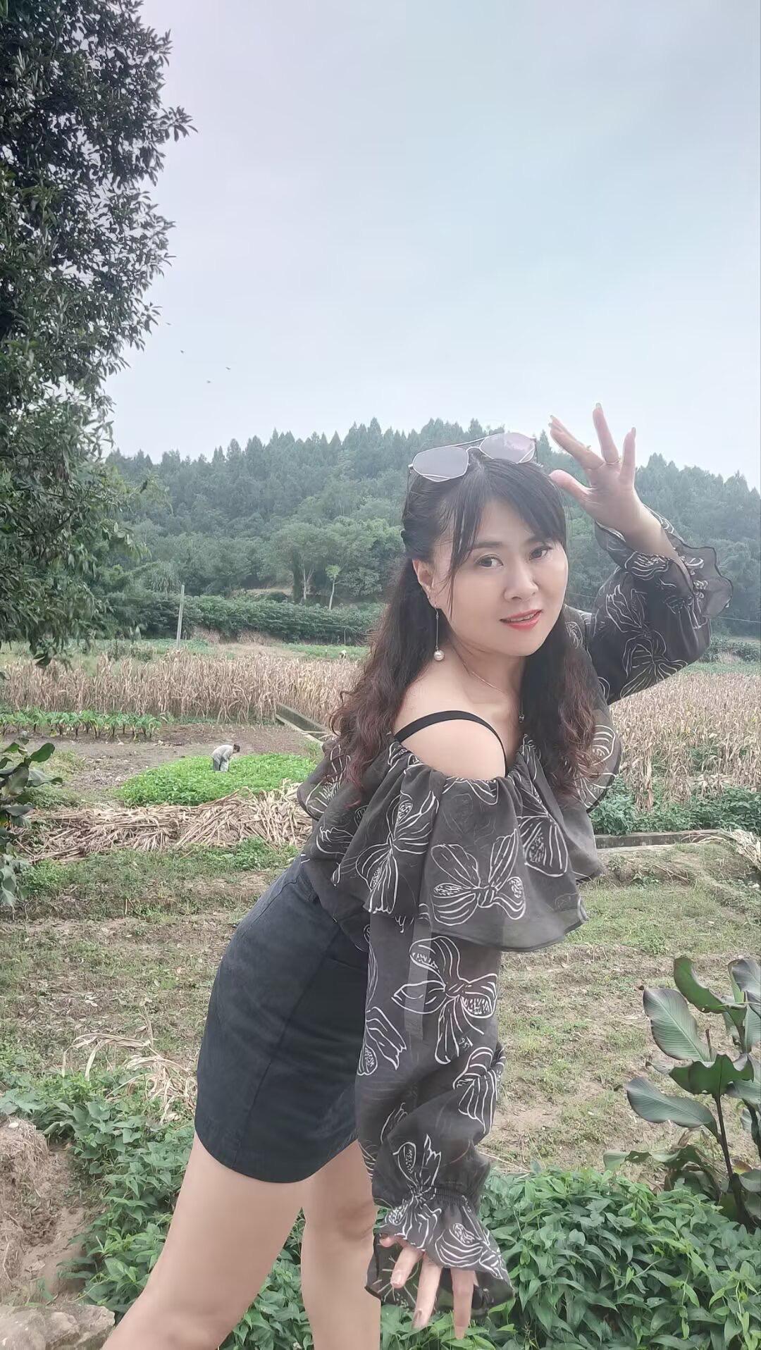 别整天多愁善感了，说实话，没人那么多在意你……做个肤浅又快乐的人吧😀
