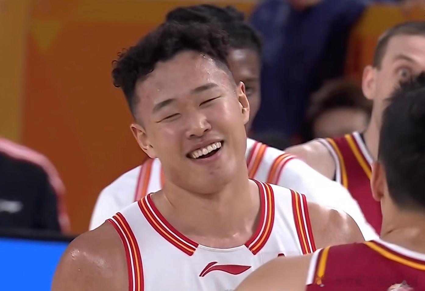 “广西超跑”庞峥麟今晚能够终结深圳男篮的11连胜吗？今晚CBA常规赛有四场比赛同