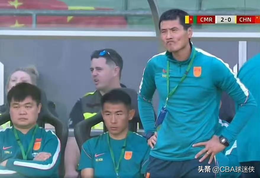 国足主帅邵佳一硬气回应！战术泄露绝不再犯，0-2输球这锅我背了

兄弟们，国足刚