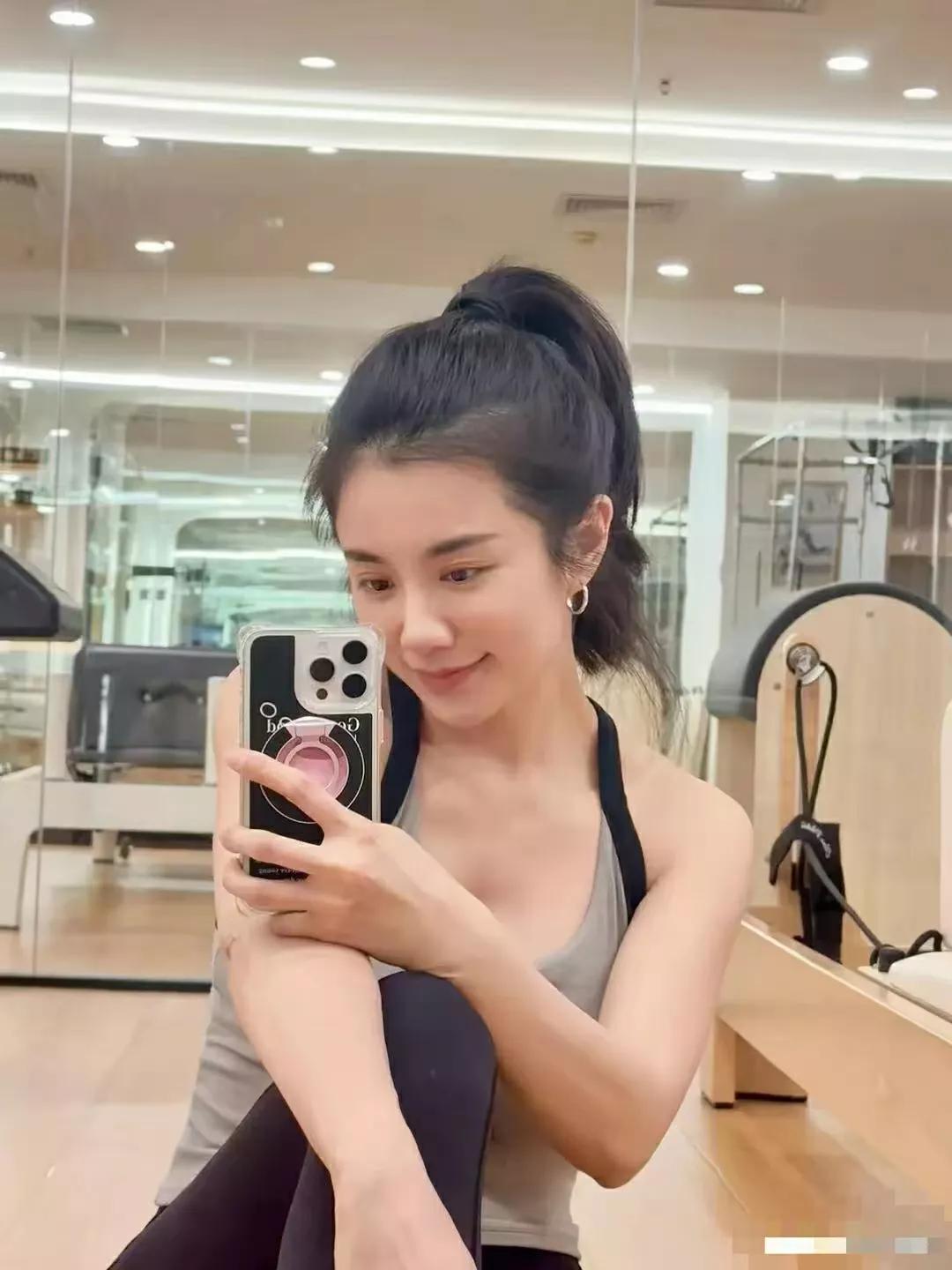 35岁伊一普拉提打卡，少女感与好身材双双出圈

最近，主持人伊一在社交平台可是小
