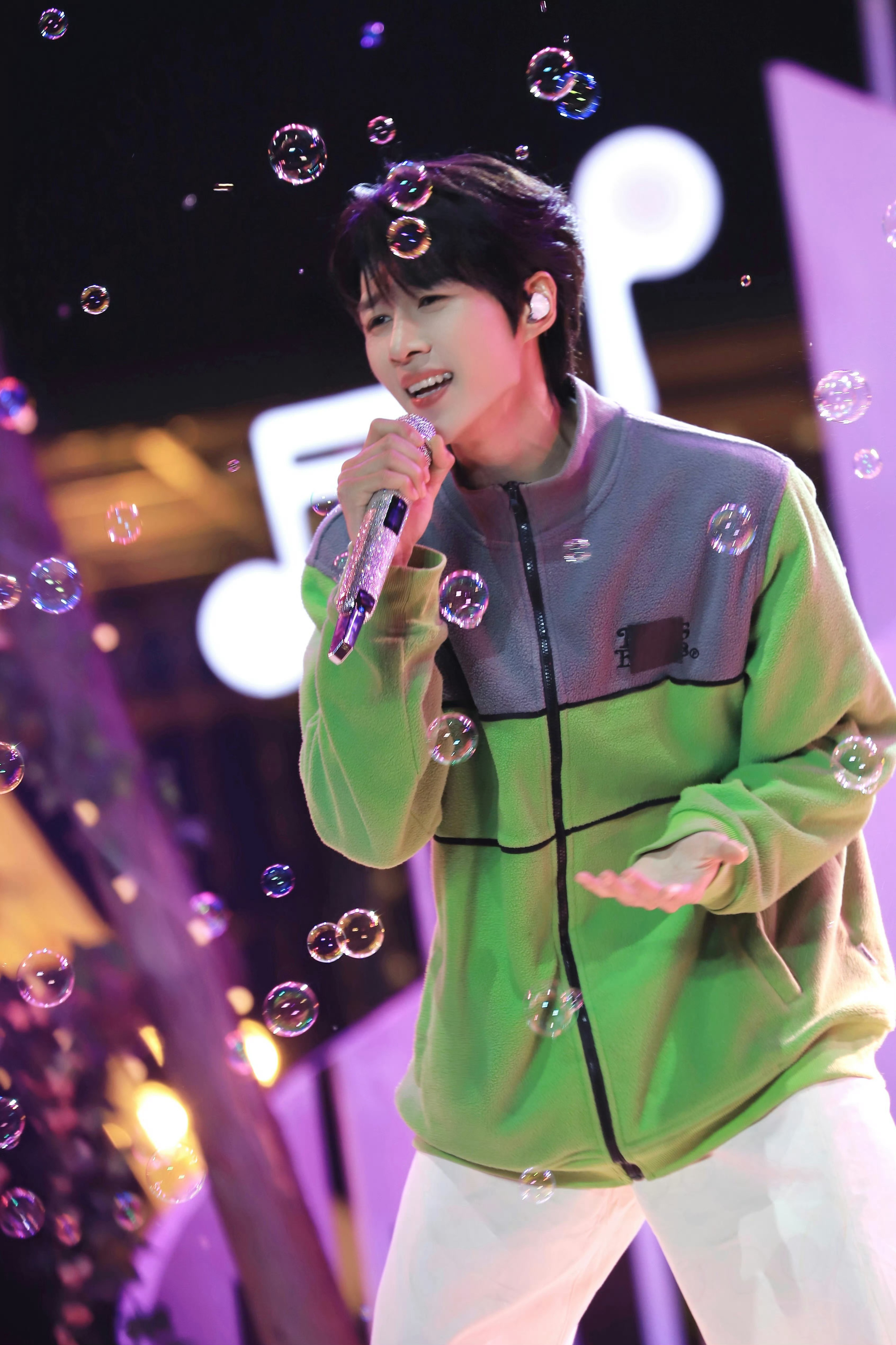 卓沅0616生日快乐 💜 卓沅廿七千帆顺 百瑞昭鸿图 银河好像哗啦一声，向他心