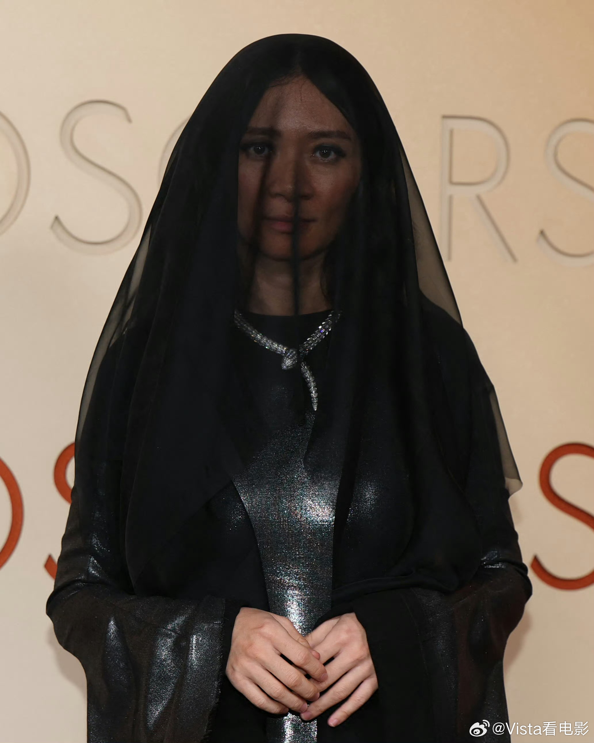 赵婷全黑造型亮相奥斯卡红毯奥斯卡奥斯卡红毯