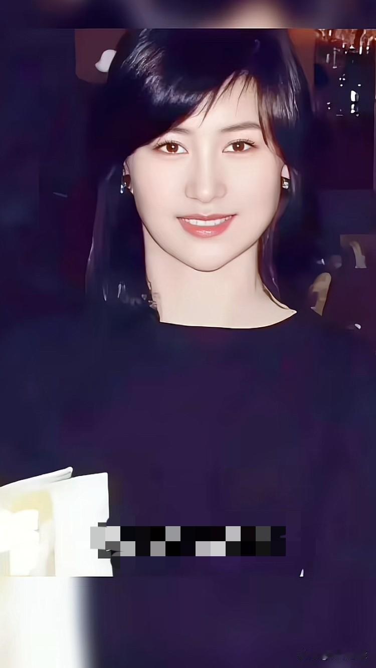 这才是真正人间富贵花！人美心善有智慧，连爱情都这么戳人，太让人佩服啦。
大家还记