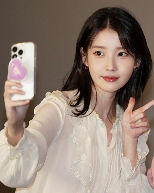 李知恩 iu 美吧