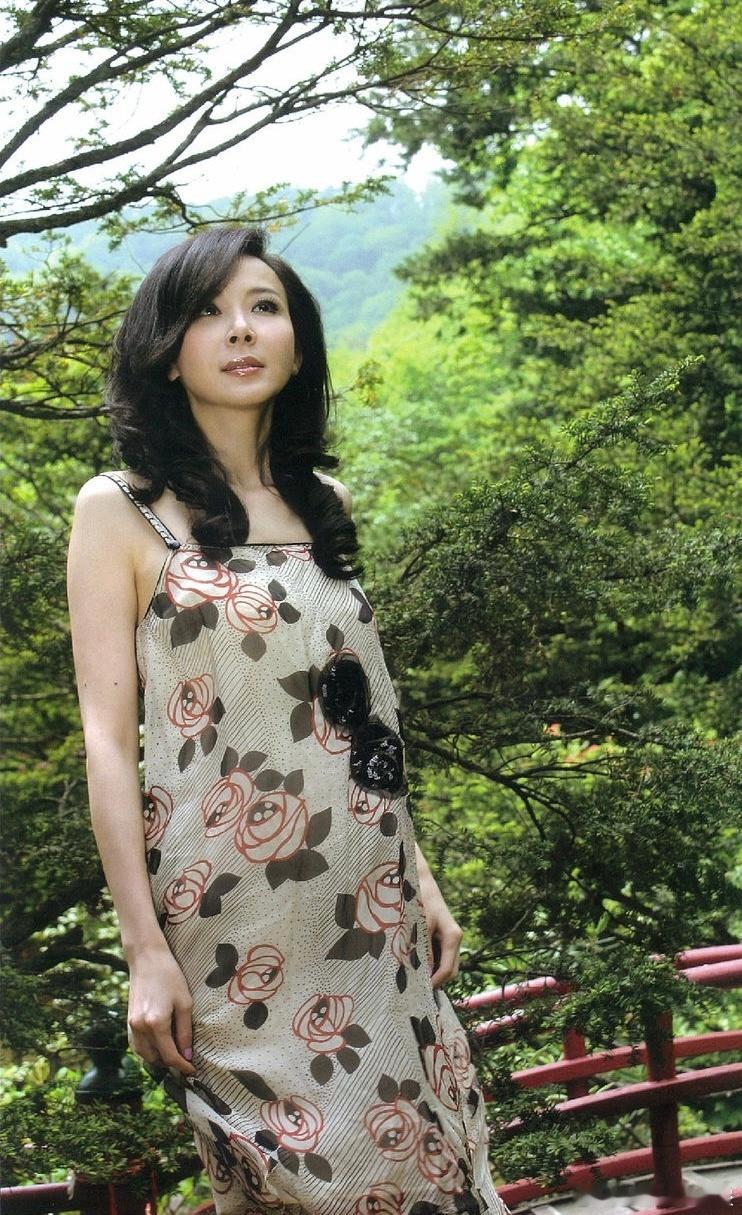 时光不负坚持，萧蔷凭实力逆袭，美与智慧并存太绝了 时代终于追上萧蔷了乘风2026