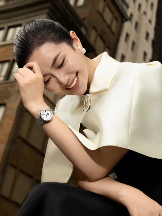 “时光缱绻，每一刻都耀眼”