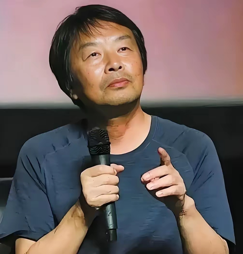 第一个可怖：物质上没有饥饿感。第二个可怖：精神上没有敬畏感。第三个可怖：情感上没